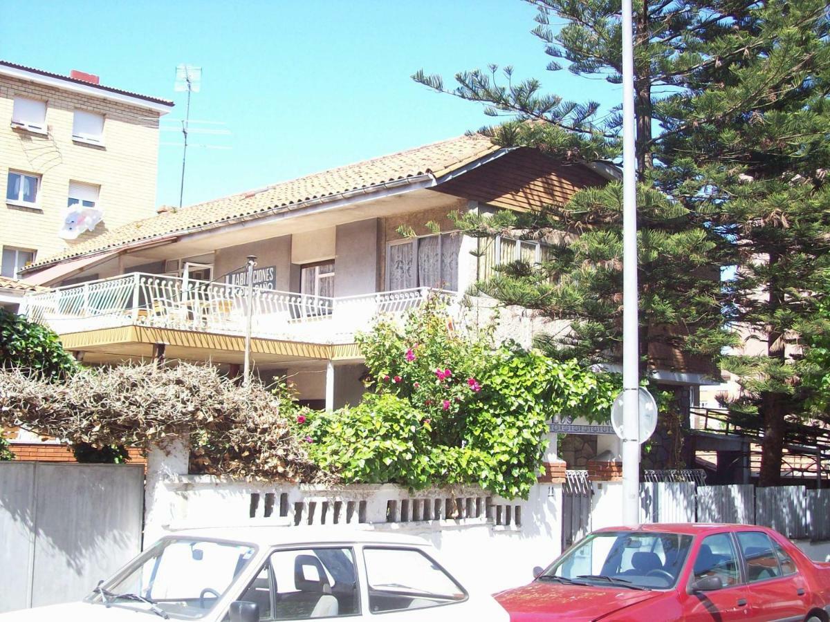 Pension Los Pinos 기욘 외부 사진